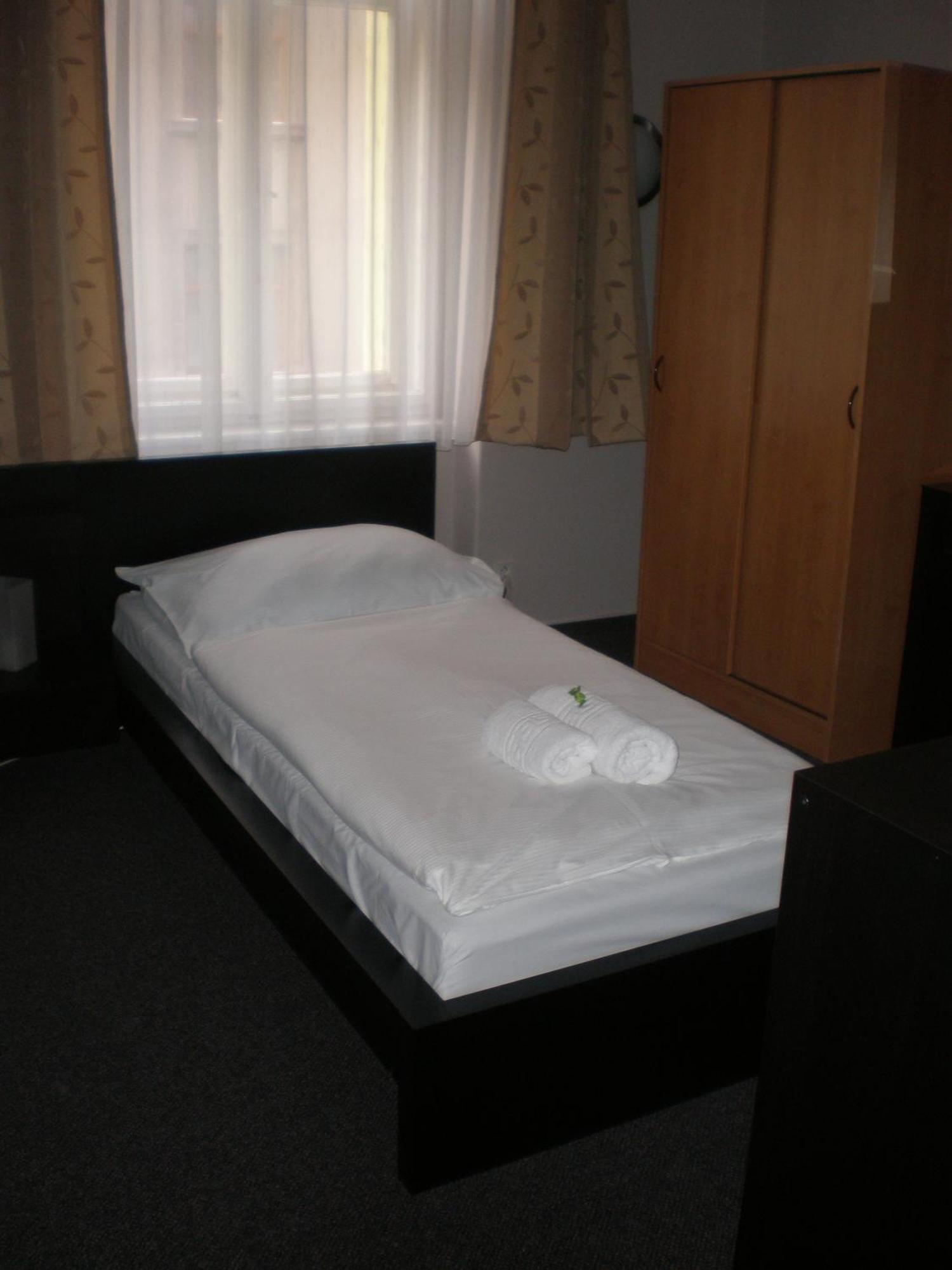 Hotel Zlatá Štika Pardubice Habitación foto