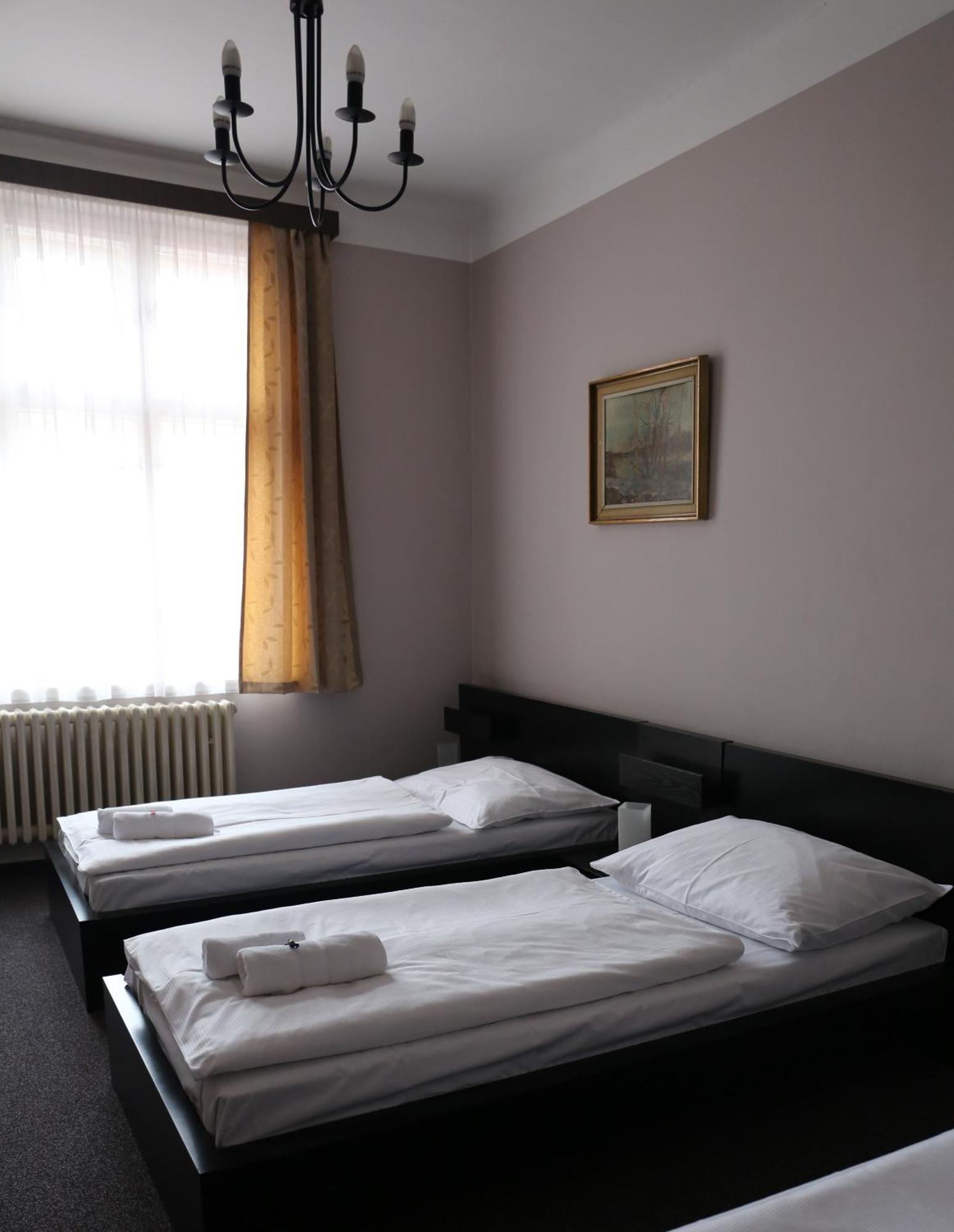 Hotel Zlatá Štika Pardubice Habitación foto